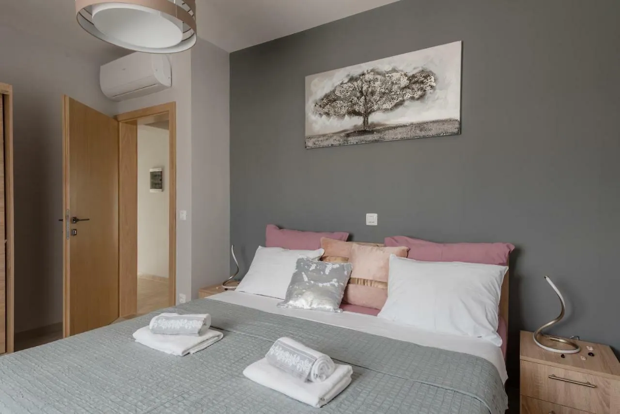 Villa Rosa With Swimming Pool Privlaka