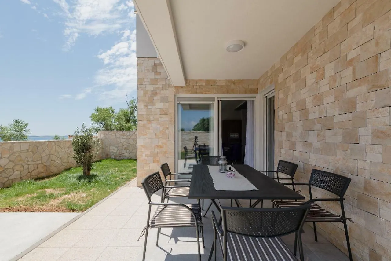Villa Rosa With Swimming Pool Privlaka  0*, Privlaka (Zadar)