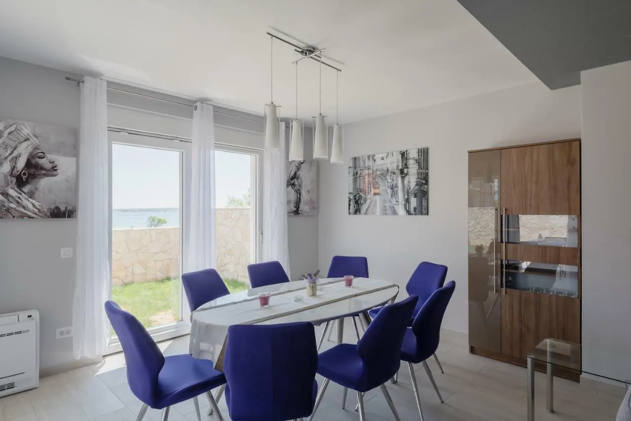 Villa Rosa With Swimming Pool Privlaka