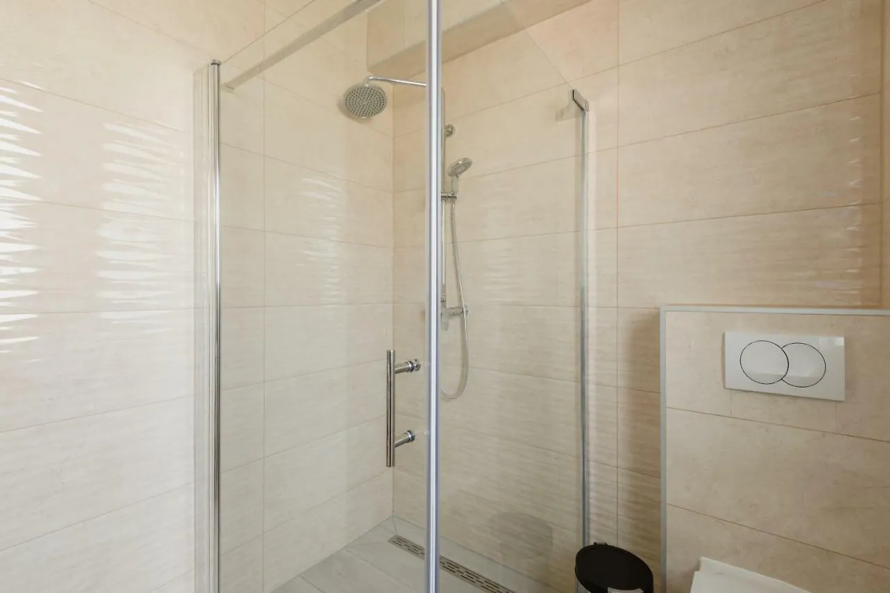 Villa Rosa With Swimming Pool Privlaka
